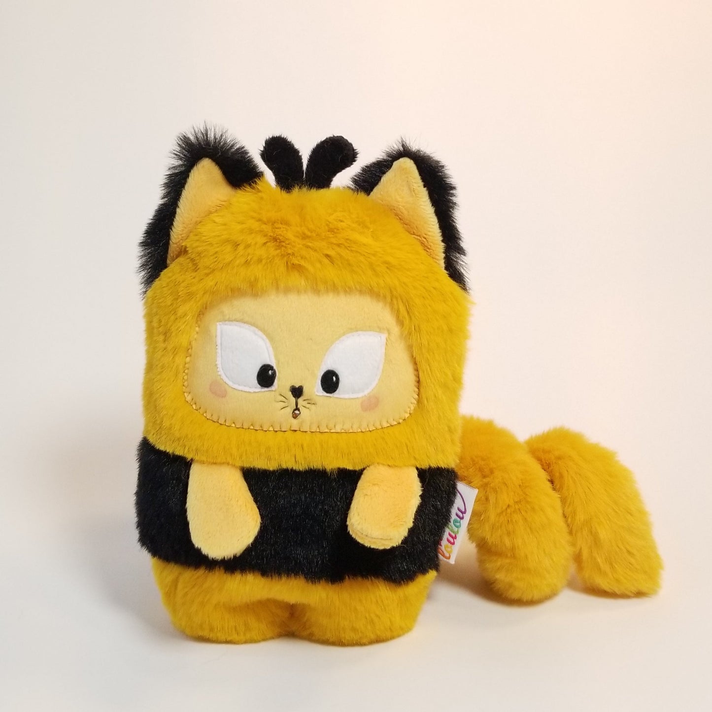 1 plush toy custom bee Kitty with flower - Reserved